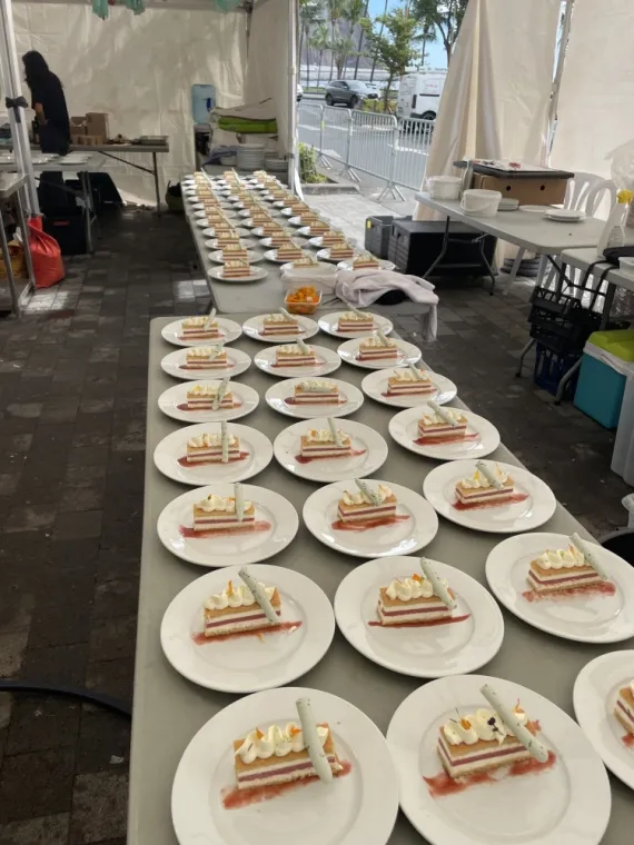 Création de dessert à l'assiette pour restaurant à Saint-Denis , Saint-Gilles, Origines Pâtisserie