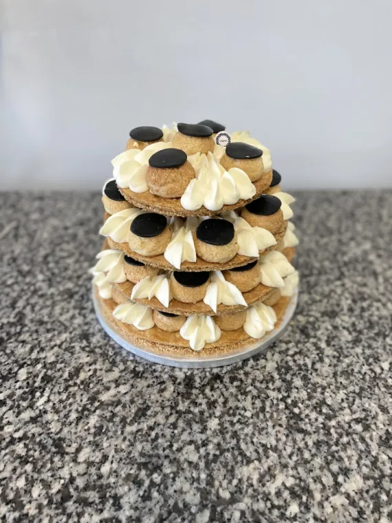 Création d'un gâteau personnalisé pour vos évènements professionnels sur Saint-Paul, Saint-Paul, Origines Pâtisserie